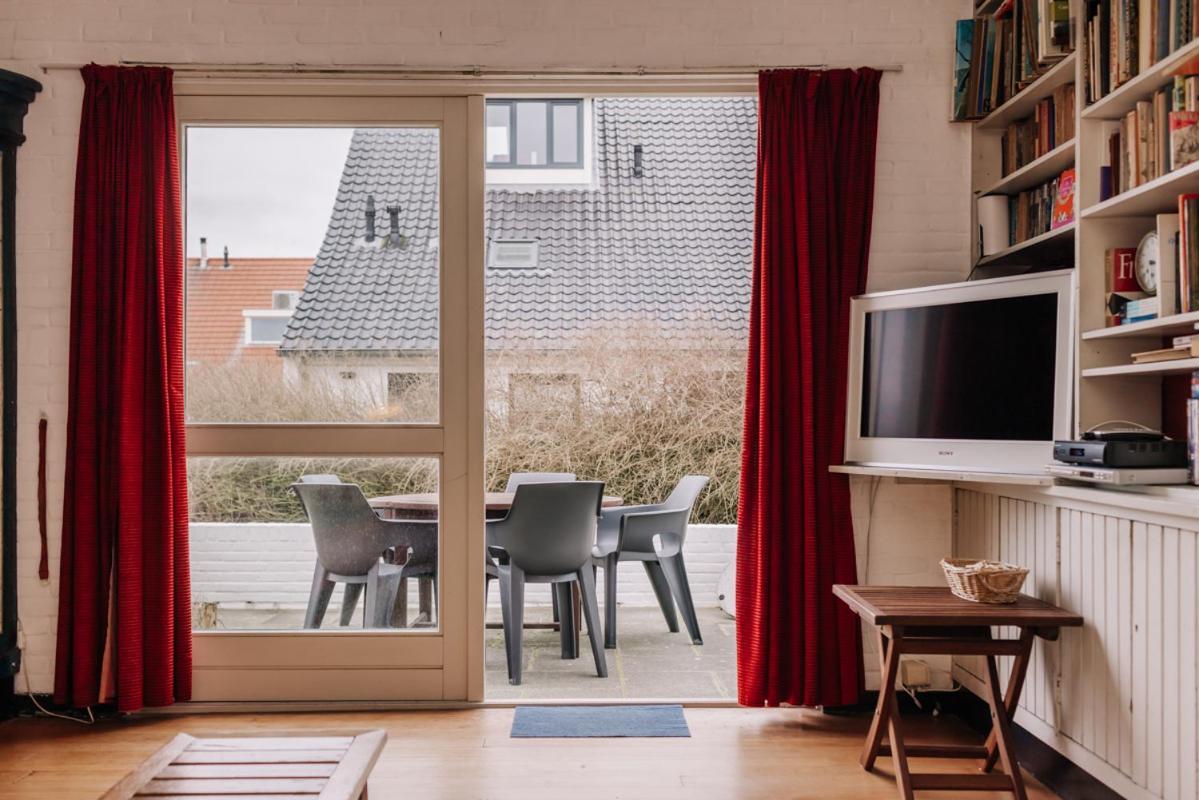 Zuidwest 6, Garden, Dunes & Free Parking Villa Zandvoort